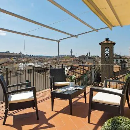 Santa Croce Terrace Deluxe Apartment Florenz
